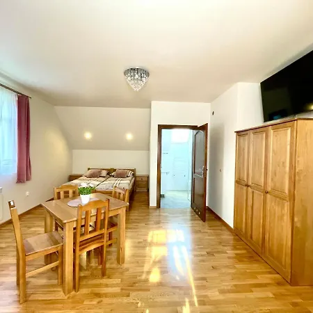 Stara Fara Feriegård Jurgów